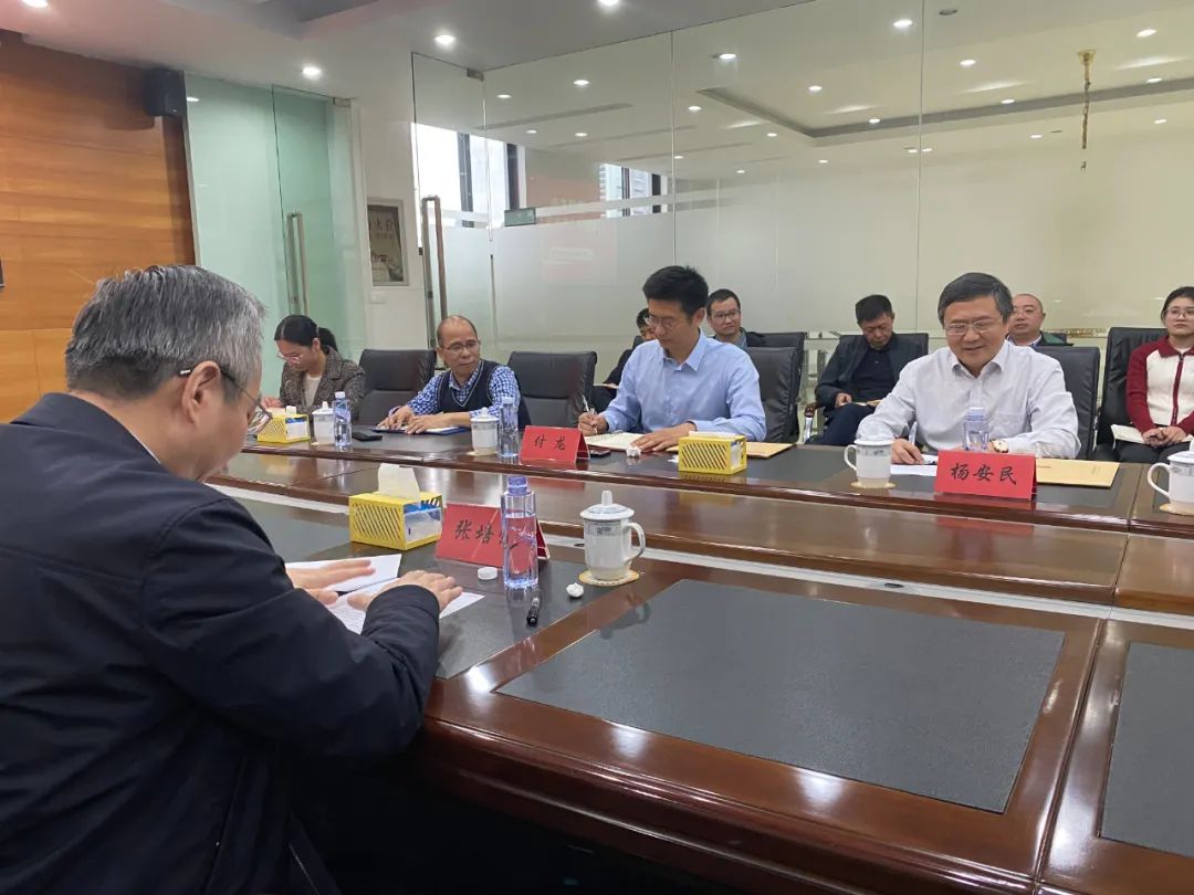 奉賢區(qū)人大常委會黨組書記、主任張培榮一行蒞臨上海山美股份開展“優(yōu)環(huán)境、穩(wěn)經(jīng)濟”大走訪大調(diào)研