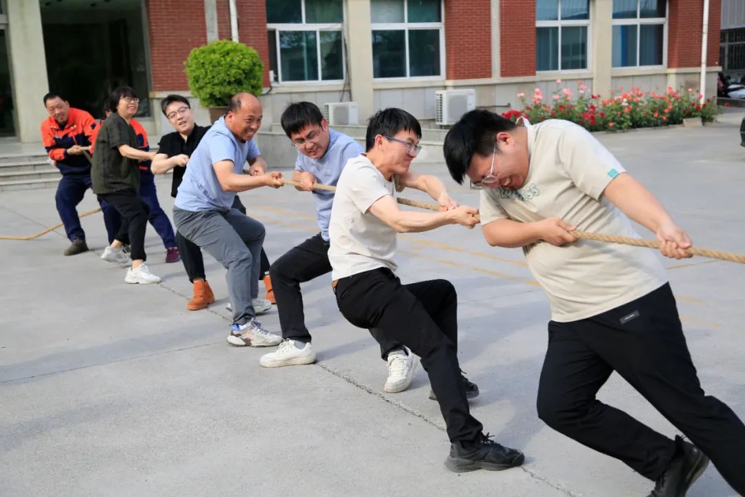 上海山美股份2025春季運(yùn)動會火熱啟幕！拔河、籃球預(yù)賽燃情開戰(zhàn)